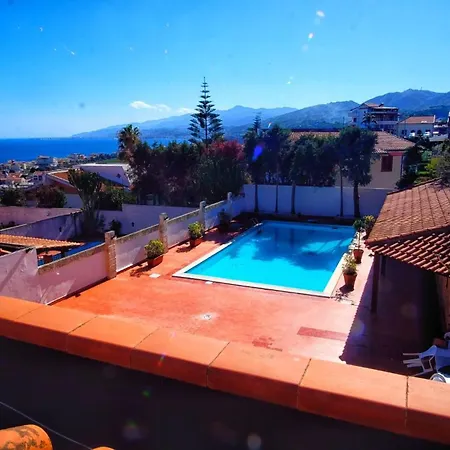 Aloha Village - Bed&pet Holiday home Messina